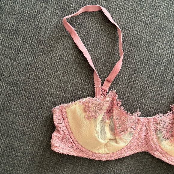 Victoria’s Secret Bra - Soft beige and pink - Size 32C - Picture 2 of 5